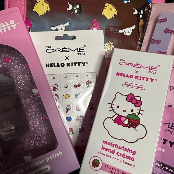 Hello Kitty 5 piece Nail Gift Set by The Crème Shop - Picture 11 of 12